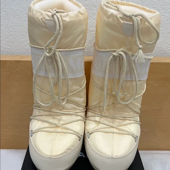 Moon Boot Women's Beige Winter Boots - Picture 5 of 7